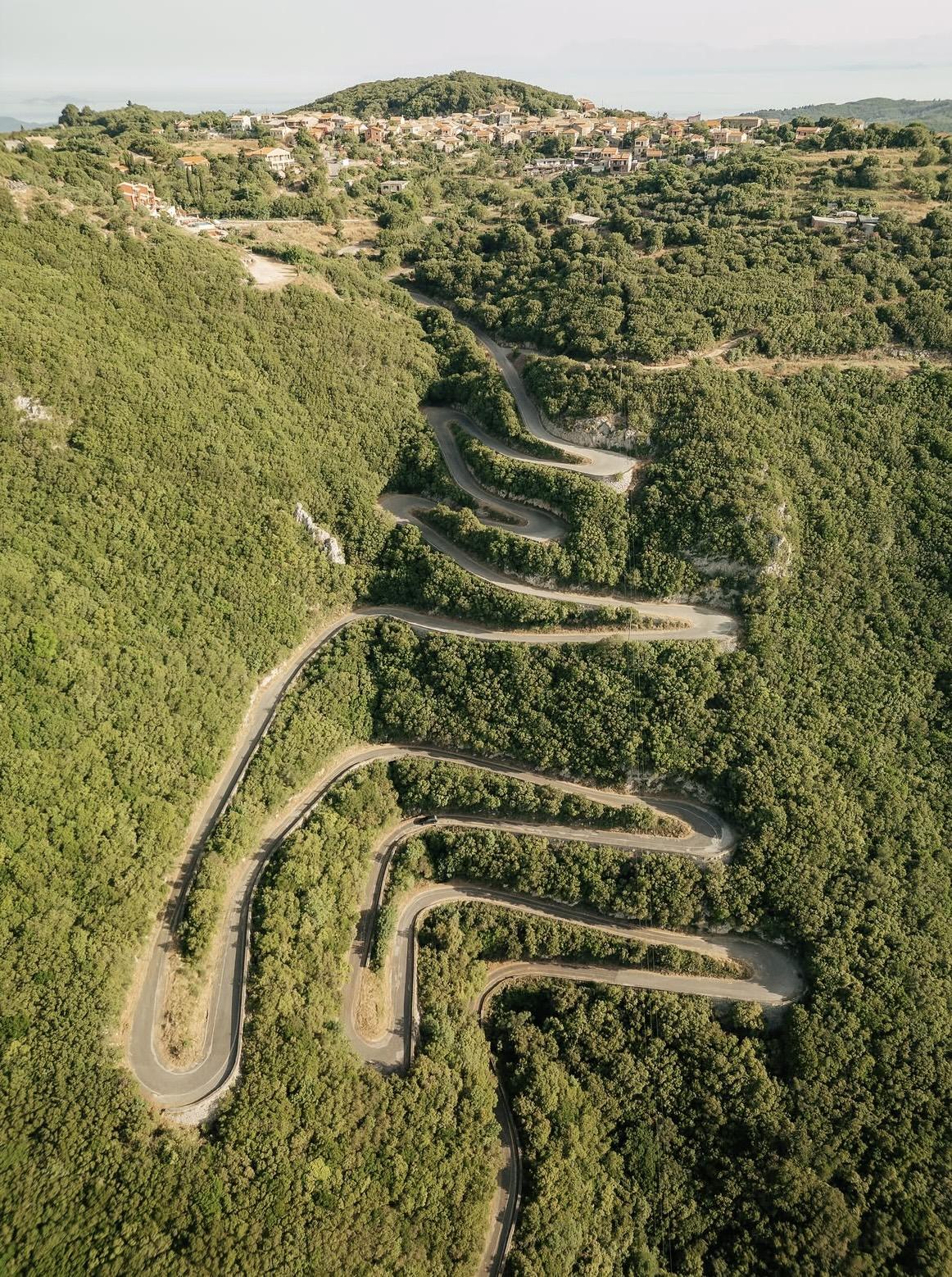נוף ים ואור סתווי בקורפו